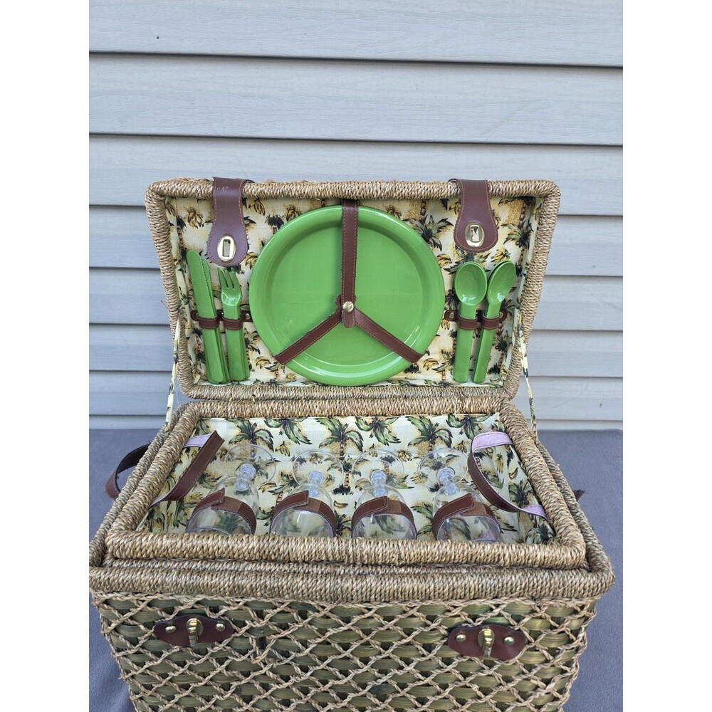 Vintage Wicker Picnic Basket Service 4 Green Plates Cups Cutlery Tropical Palm